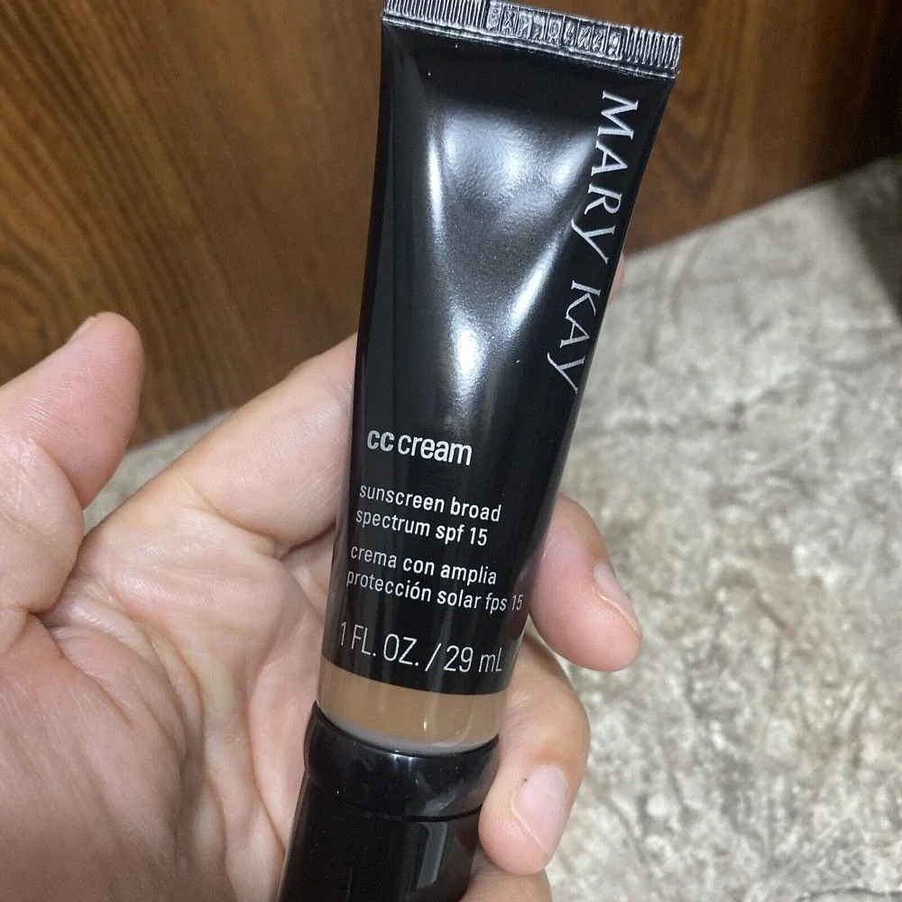 Mary Kay CC Cream - Very Deep READ